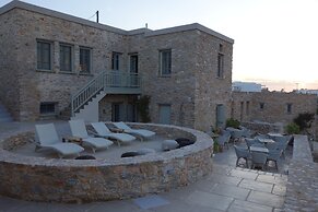 Themonies Luxury Suites