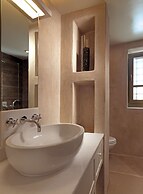 Themonies Luxury Suites