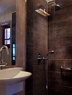 Themonies Luxury Suites