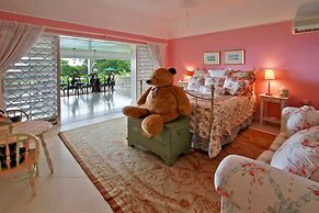 Sea Island, 6BR by Jamaican Treasures