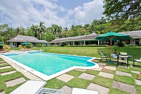 Sea Island, 6BR by Jamaican Treasures