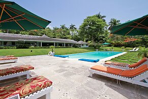 Sea Island, 6BR by Jamaican Treasures