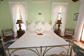 Summerhill, 8BR by Jamaican Treasures