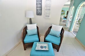 Summerhill, 8BR by Jamaican Treasures