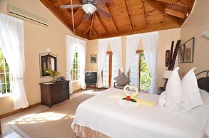 Summerhill, 8BR by Jamaican Treasures