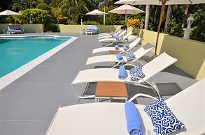 Summerhill, 8BR by Jamaican Treasures