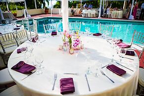 Summerhill, 8BR by Jamaican Treasures