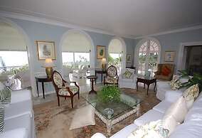 Stoneaway, 6BR by Jamaican Treasures