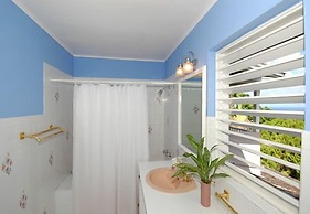 Stoneaway, 6BR by Jamaican Treasures