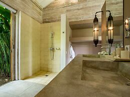 Villa Mannao by Villa Finder