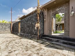 Villa Mannao by Villa Finder