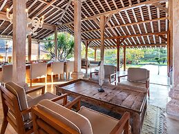 Villa Mannao by Villa Finder