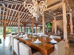 Villa Mannao by Villa Finder