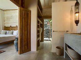 Villa Mannao by Villa Finder