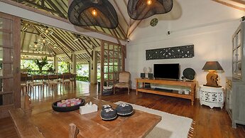 Villa Koyama by Villa Finder