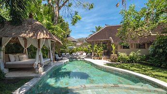 Villa Koyama by Villa Finder