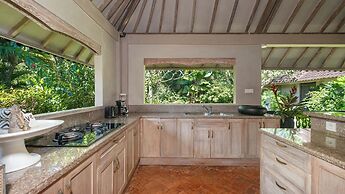 Villa Koyama by Villa Finder