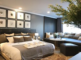 Stay in Style The Heart of Nimman R306AB