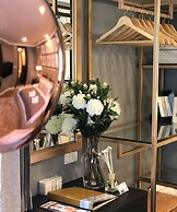 Stay in Style The Heart of Nimman R306AB