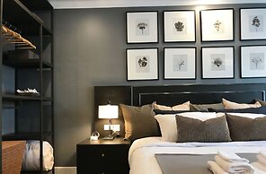 Stay in Style The Heart of Nimman R306AB