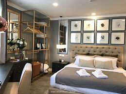 Stay in Style The Heart of Nimman R306AB