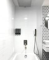 Stay in Style The Heart of Nimman R306AB