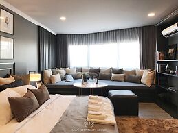 Stay in Style The Heart of Nimman R306AB