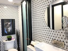 Stay in Style The Heart of Nimman R306AB