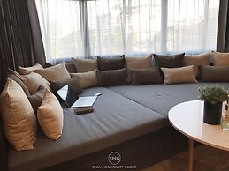 Stay in Style The Heart of Nimman R306AB