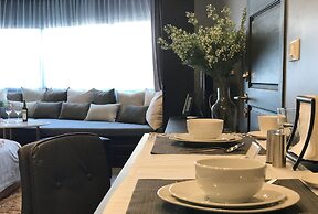 Stay in Style The Heart of Nimman R306AB