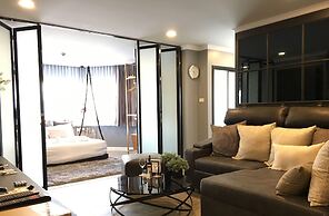 Stay in Style The Heart of Nimman R306AB