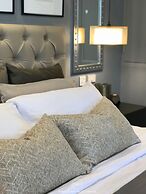 Stay in Style The Heart of Nimman R306AB