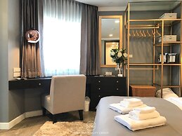 Stay in Style The Heart of Nimman R306AB