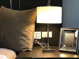 Stay in Style The Heart of Nimman R306AB