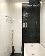 Stay in Style The Heart of Nimman R306AB