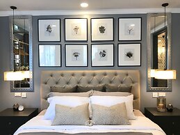 Stay in Style The Heart of Nimman R306AB