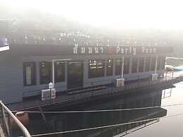 Ingphupha Resort and Restaurant