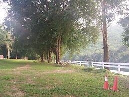 Ingphupha Resort and Restaurant