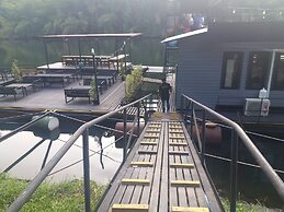 Ingphupha Resort and Restaurant