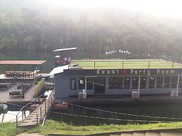 Ingphupha Resort and Restaurant