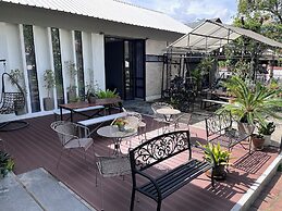 Sherloft Home & Hostel