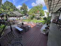 Sherloft Home & Hostel