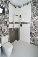 Sherloft Home & Hostel