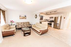 Fallsview Family Home