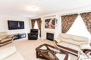 Fallsview Family Home