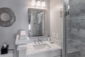 The Newport Lofts - 595 Thames Street