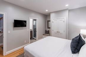 The Newport Lofts - 595 Thames Street