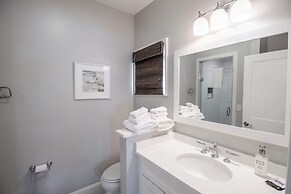 The Newport Lofts - 595 Thames Street