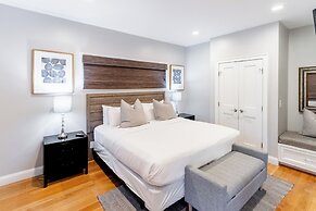 The Newport Lofts - 595 Thames Street