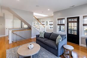 The Newport Lofts - 595 Thames Street